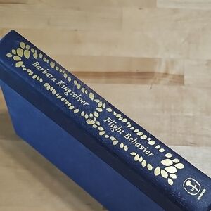 3 for $10 🦋 Flight Behavior by Barbara Kingsolver Hardcover